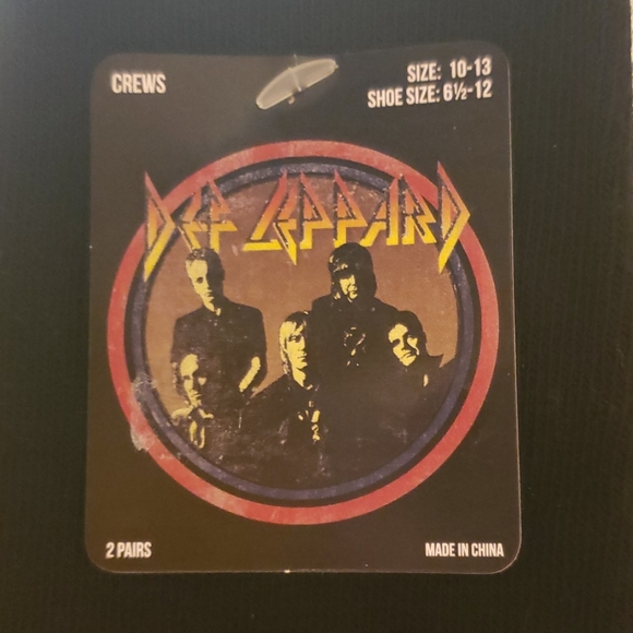 Def Leppard men's crew socks,  2 pairs NWT - Picture 3 of 3